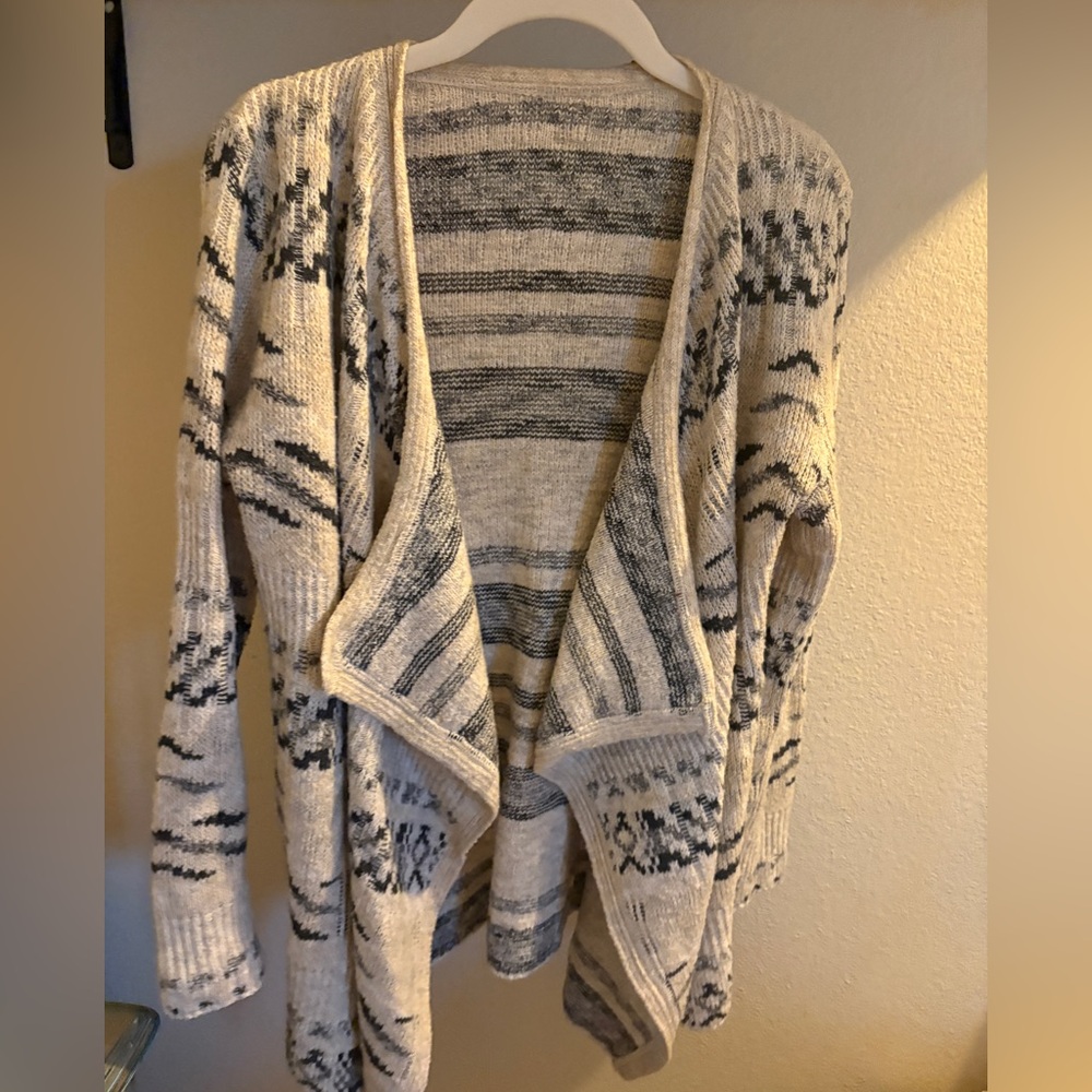 Chic Open-Front Cardigan - Cream and Black